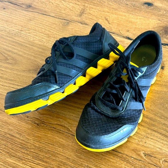 adidas Other - Men’s black & yellow Adidas tennis shoes sneakers like new sz 11 🔥
